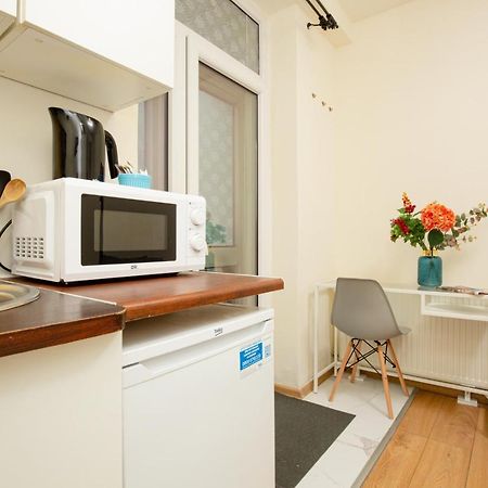 Micro Apartment Miaczynska By Noclegi Renters Warschau Buitenkant foto